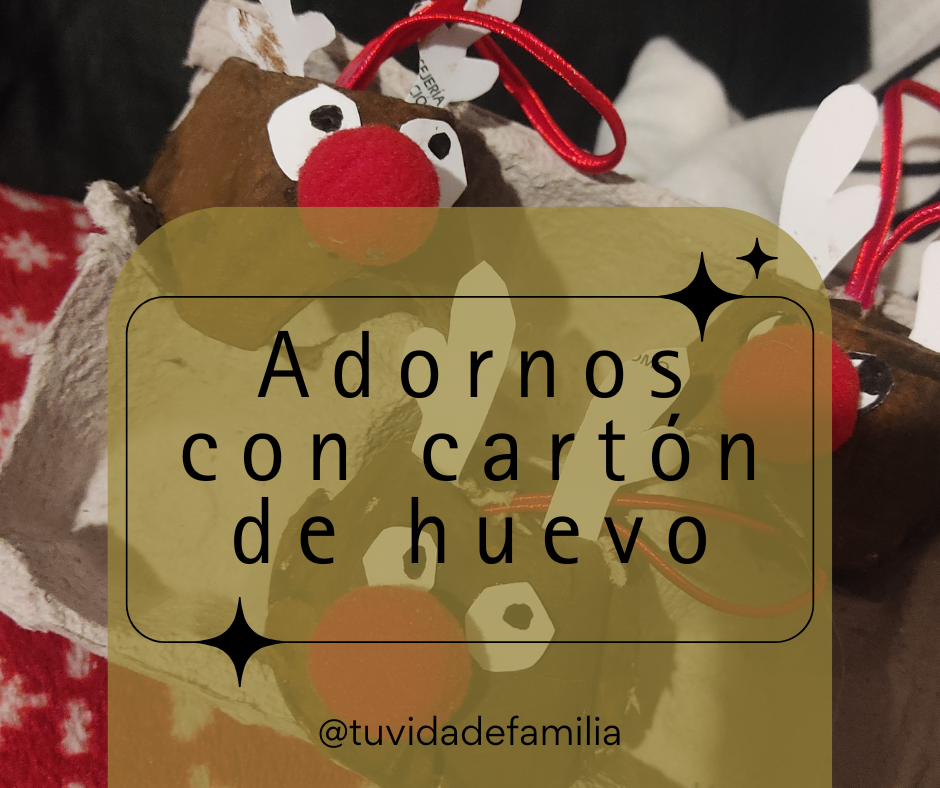 Manualidad de adornos navideños con cartón de huevos reciclado.